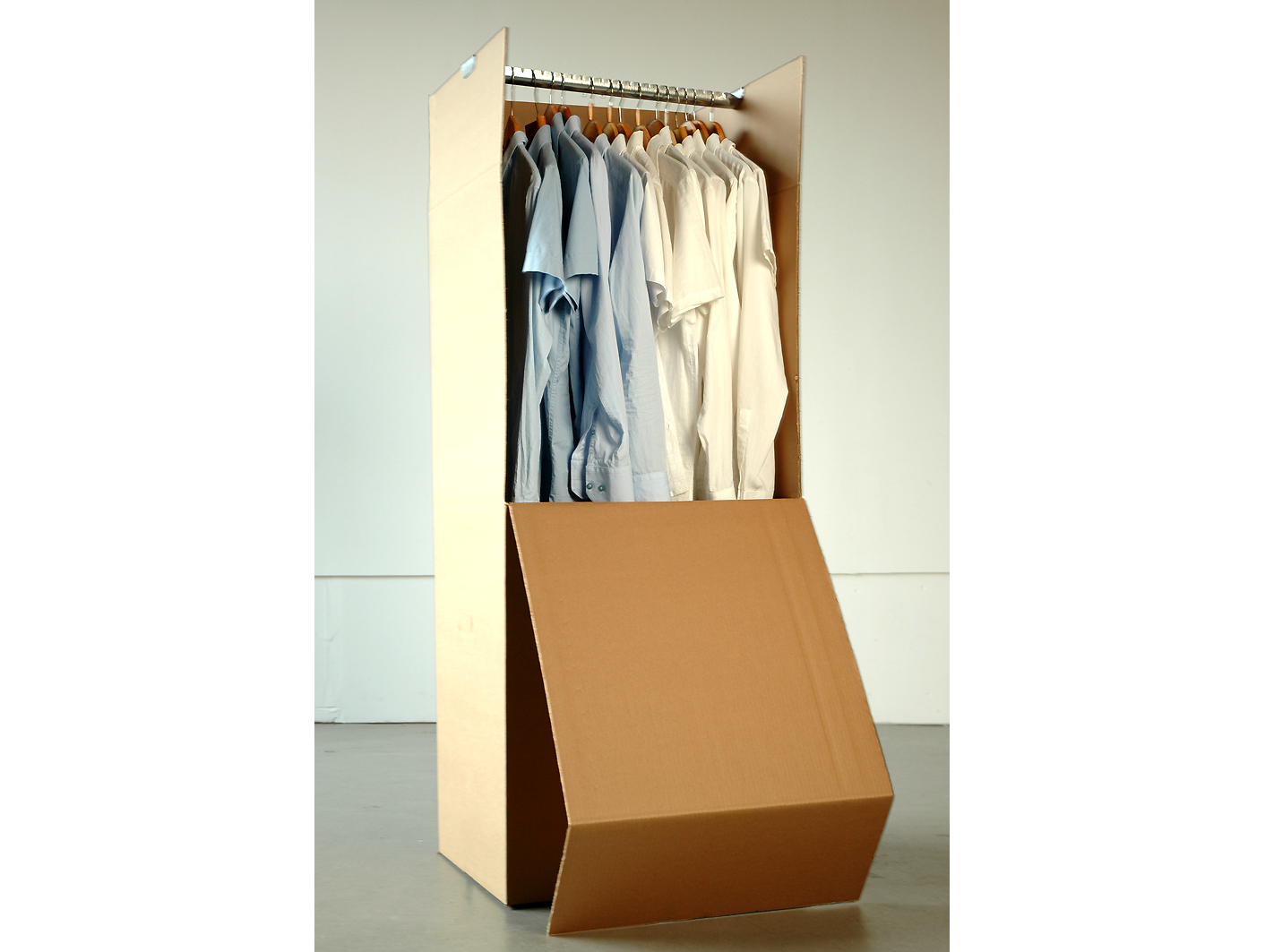 Produktfoto Kleiderkarton mit Stange